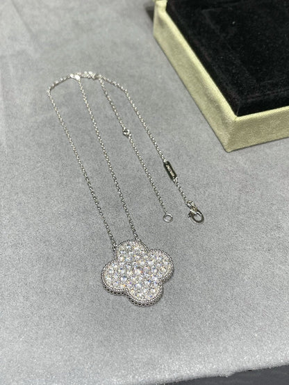 {
  "Resenly Jewelry": "Resenly Jewelry",
  "CLOVER 25MM LARGE PENDANT DIAMOND PAVED SILVER NECKLACE": "クローバー 25MM ラージペンダント ダイヤモンドパヴェ シルバーネックレス"
}