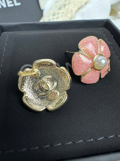 [Resenly Jewelry]26C ピンクカメリア パールエナメル スタッドピアス