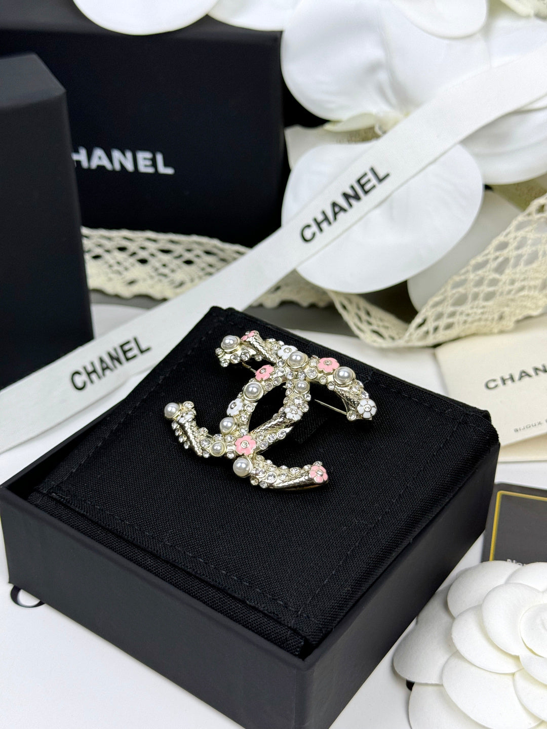 [Resenly Jewelry] 26C ピンク＆ホワイト エナメル アイスクリームコーン ダブルC ブローチ