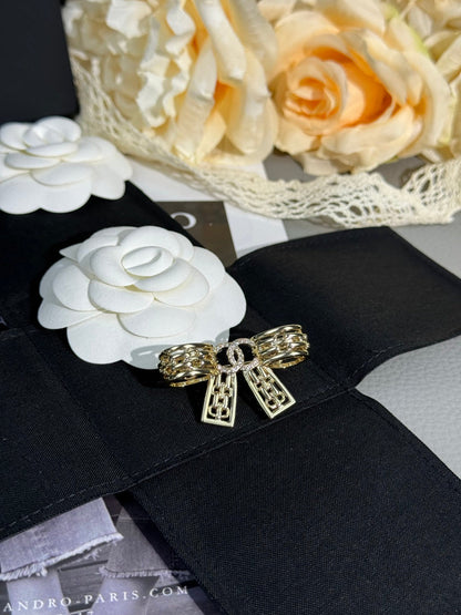{
  "Resenly Jewelry": "Resenly Jewelry",
  "25K Hollow Bow Brooch": "25K 中空リボンブローチ"
}