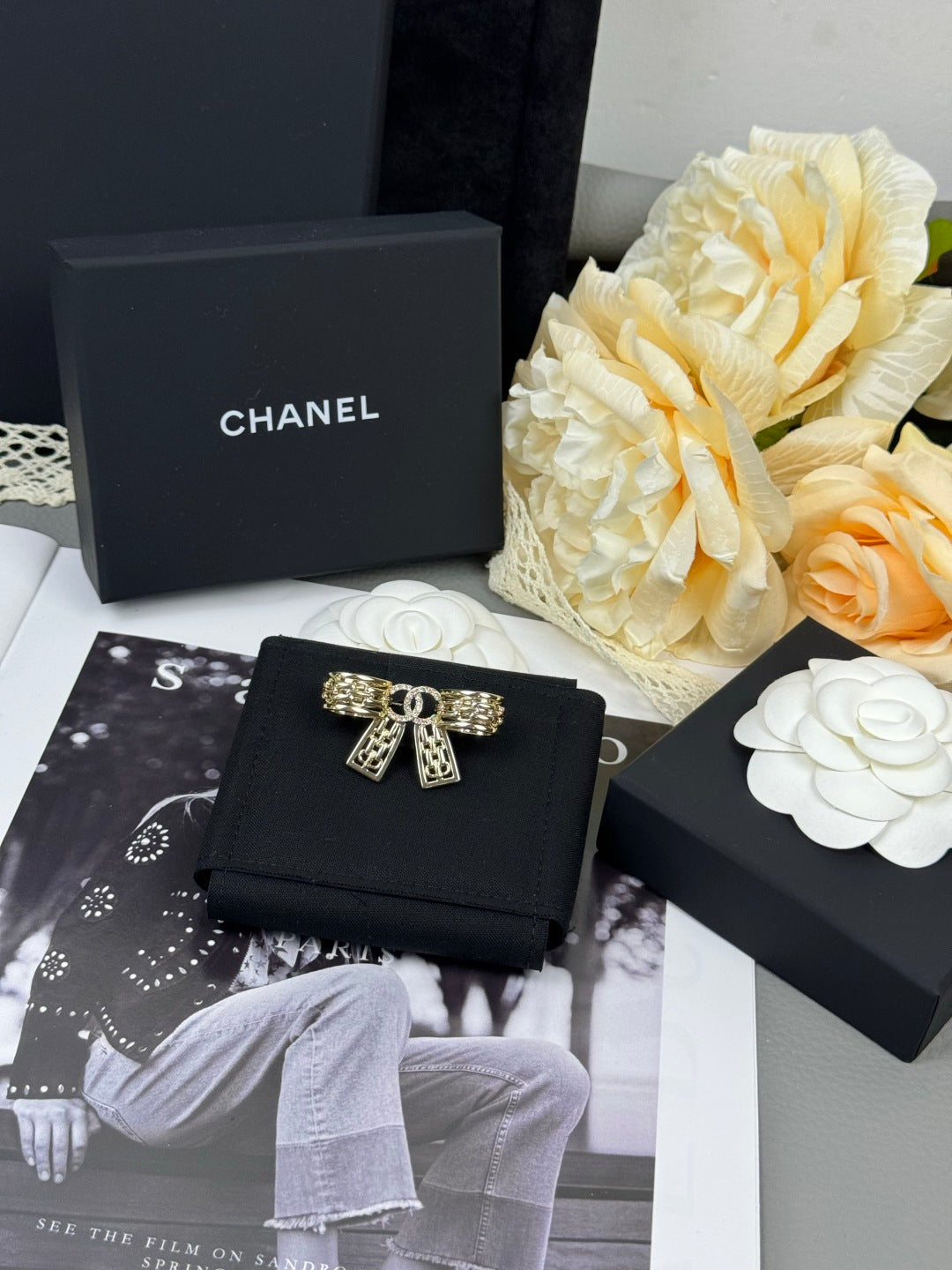 {
  "Resenly Jewelry": "Resenly Jewelry",
  "25K Hollow Bow Brooch": "25K 中空リボンブローチ"
}