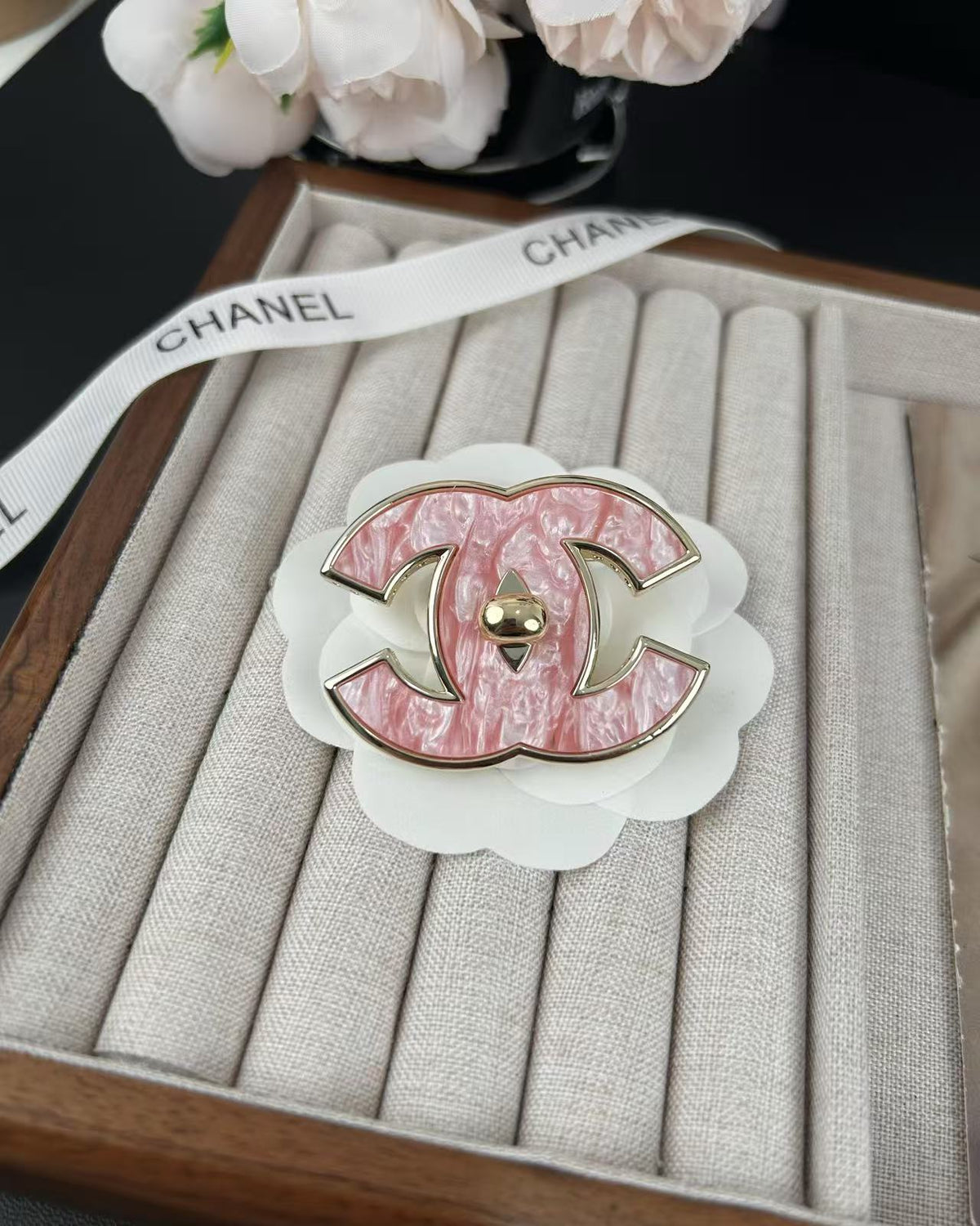 [Resenly Jewelry]Pink Resin Classic Brooch 5cm