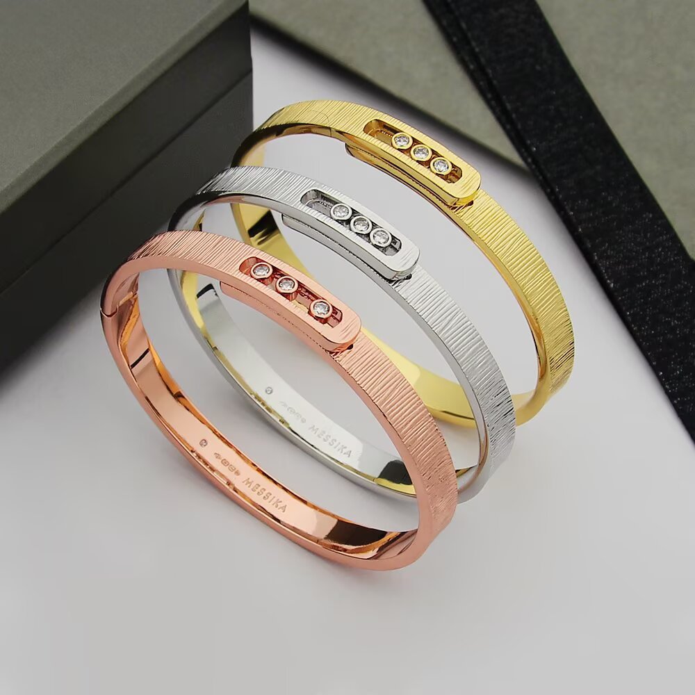 {
  "Resenly Jewelry": "レセンリー・ジュエリー",
  "Move Noa Ciselé bangle": "ムーヴ ノア シズレ バングル"
}