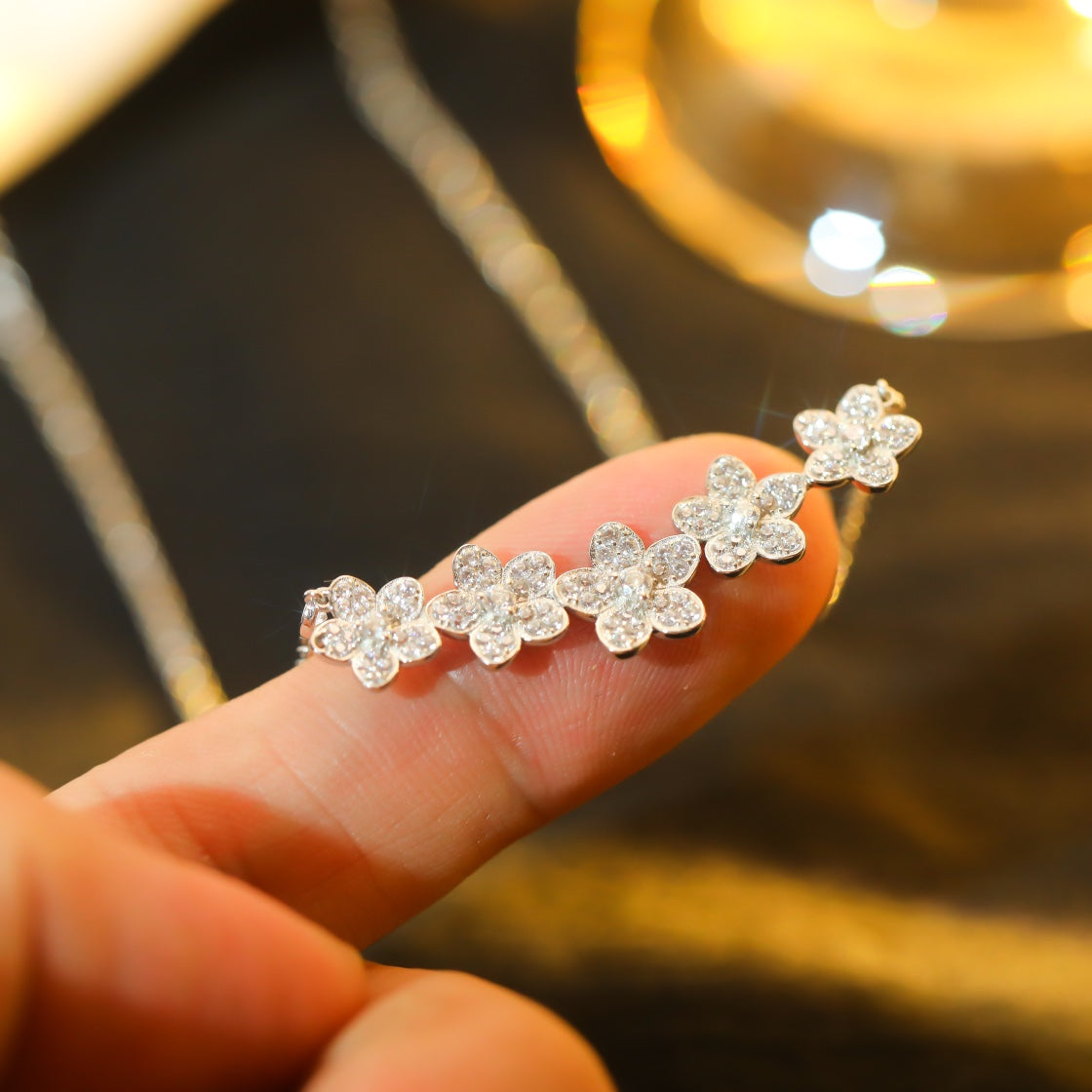 {
  "Resenly Jewelry": "Resenly Jewelry",
  "wild flower diamond line pendant": "ワイルドフラワー ダイヤモンドライン ペンダント"
}