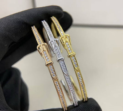 {
"Resenly Jewelry": "Resenly Jewelry",
"DIAMOND-ENCRUSTED BRACELET THREE COLORS": "ダイヤモンドブレスレット 3色展開"
}