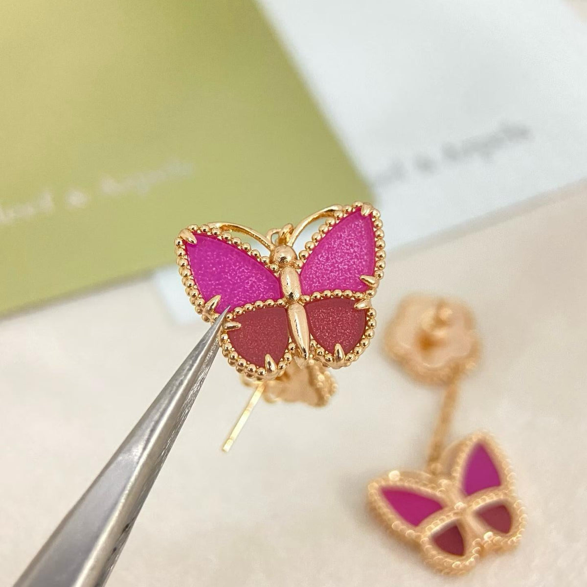 [Resenly Jewelry]ROSE QUARTZ TWO‑FLOWER BUTTERFLY DROP EARRINGS