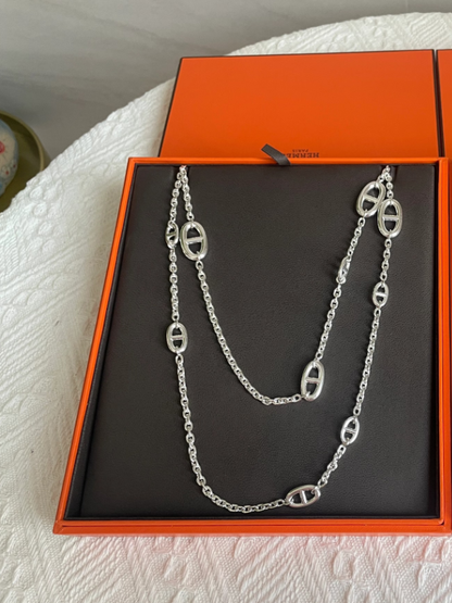 {
"Resenly Jewelry": "Resenly Jewelry",
"Classic Silver Sweater Chain": "クラシック・シルバー・セーターチェーン"
}