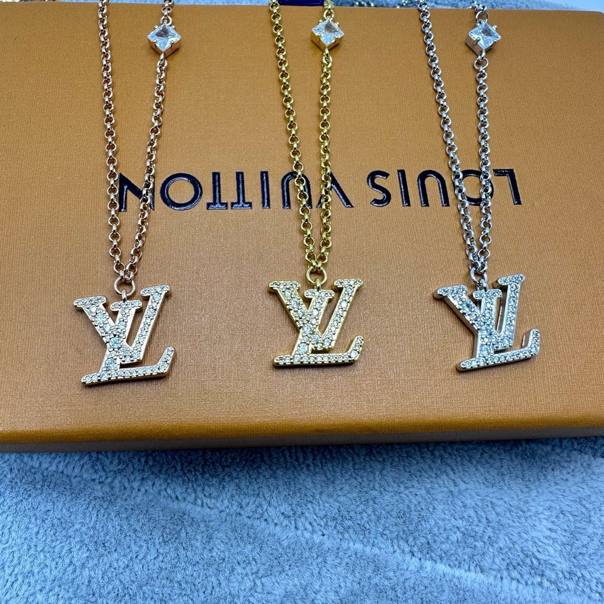 {
  "Resenly Jewelry": "Resenly Jewelry",
  "FULL DIAMOND LETTER NECKLACE": "フルダイヤモンド・レターネックレス"
}