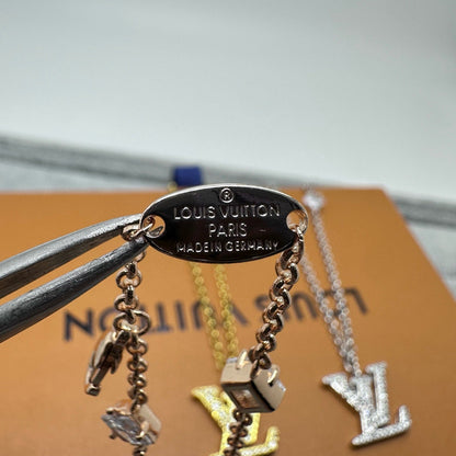 {
  "Resenly Jewelry": "Resenly Jewelry",
  "FULL DIAMOND LETTER NECKLACE": "フルダイヤモンド・レターネックレス"
}