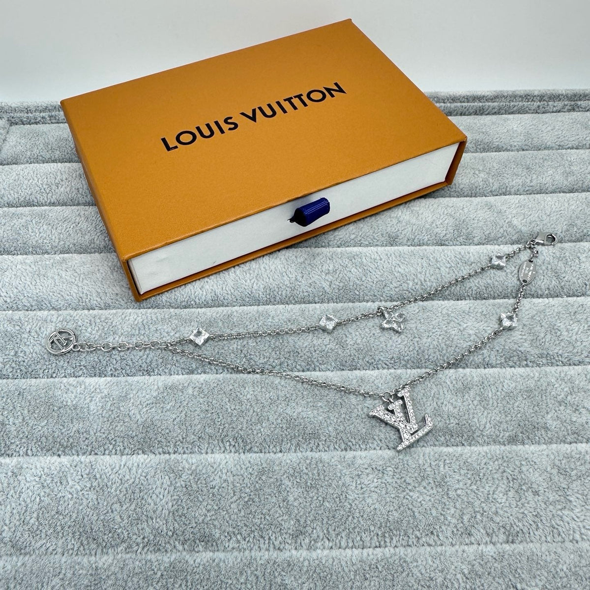 {
  "Resenly Jewelry": "Resenly Jewelry",
  "FULL DIAMOND LETTER NECKLACE": "フルダイヤモンド・レターネックレス"
}