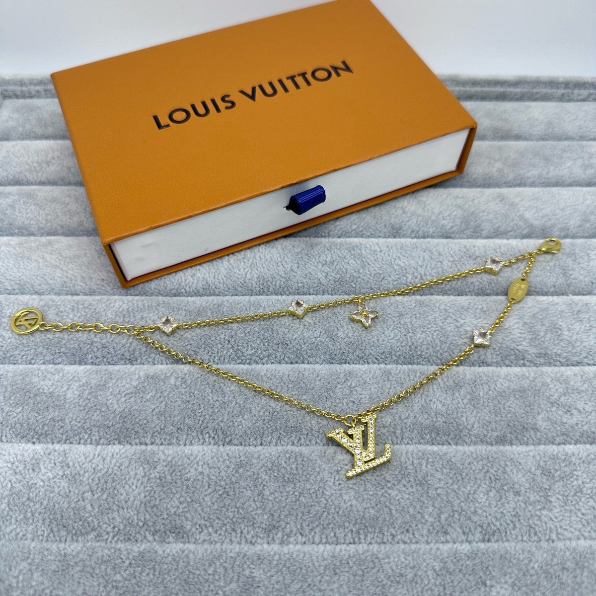{
  "Resenly Jewelry": "Resenly Jewelry",
  "FULL DIAMOND LETTER NECKLACE": "フルダイヤモンド・レターネックレス"
}