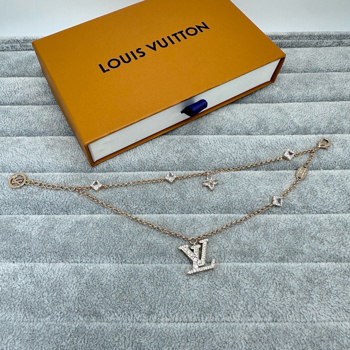 {
  "Resenly Jewelry": "Resenly Jewelry",
  "FULL DIAMOND LETTER NECKLACE": "フルダイヤモンド・レターネックレス"
}