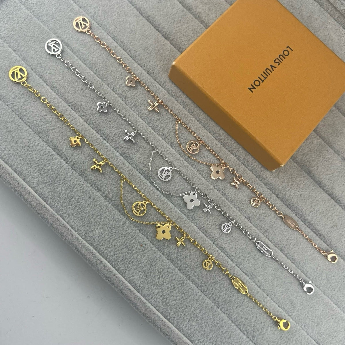 [Resenly Jewelry]SMOOTH MULTI FLOWER BRACELET