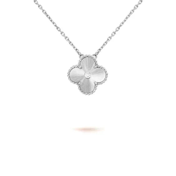 [Resenly Jewelry]CLOVER 15MM ダイヤモンドレーザーネックレス シルバー