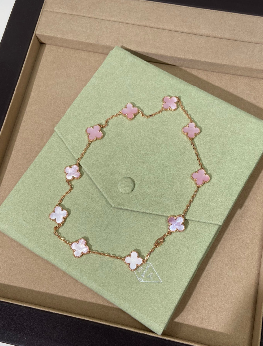 [Resenly Jewelry Jewellery] ピンクのネックレス 十つ葉のクローバーデザイン