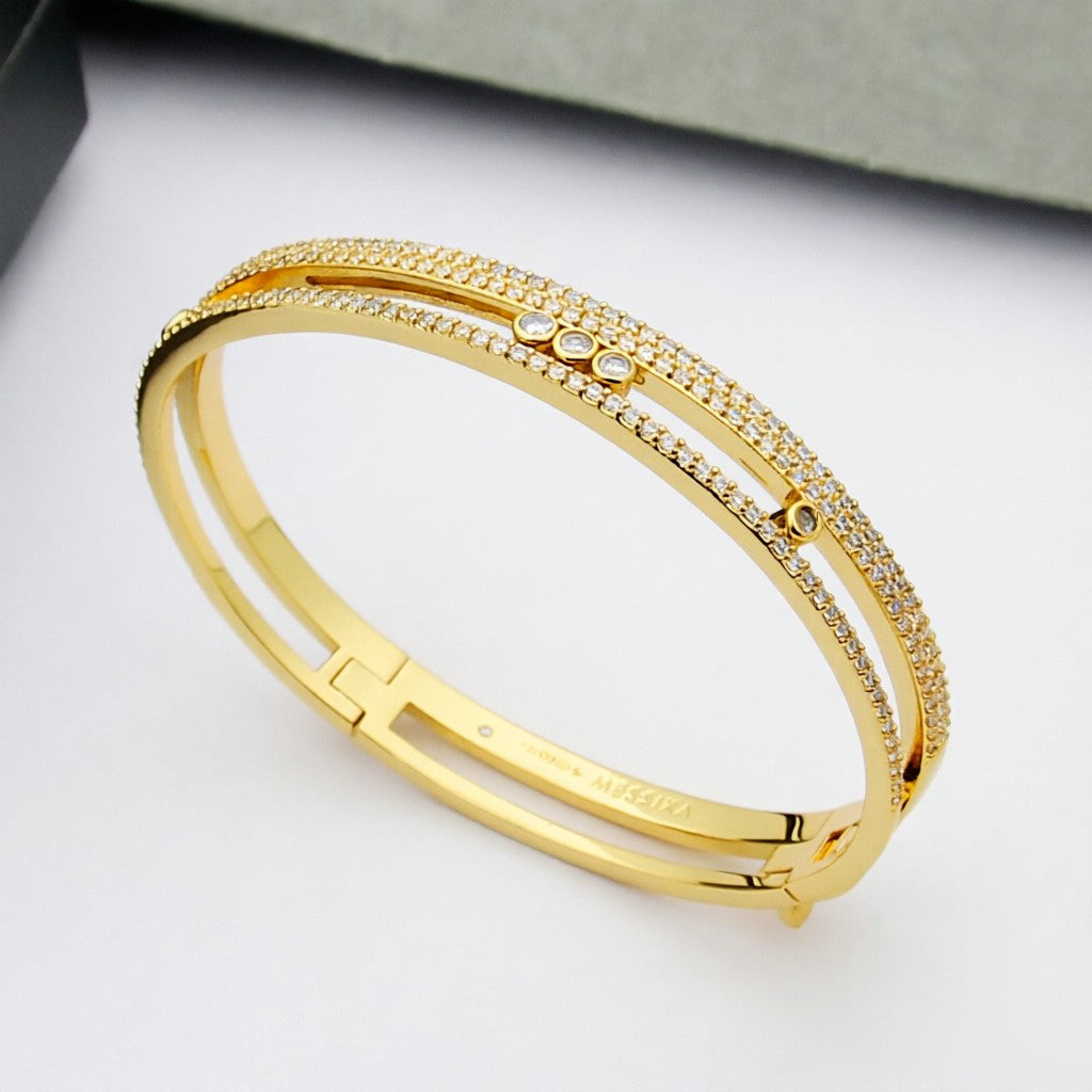 {
  "Resenly Jewelry": "レゼンリー・ジュエリー",
  "Move Romane pavé bangle": "ムーヴ ロマーヌ パヴェ バングル"
}
