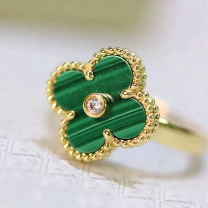 {
  "Resenly Jewelry": "リゼンリー・ジュエリー",
  "CLOVER MALACHITE RING GOLD DIAMOND": "クローバー マラカイト リング ゴールド ダイヤモンド"
}