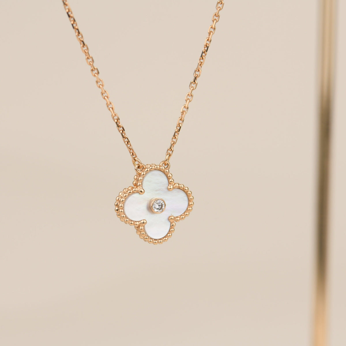 [Resenly Jewelry] クローバー 15mm ダイヤモンド ホワイトフリティラリア ネックレス