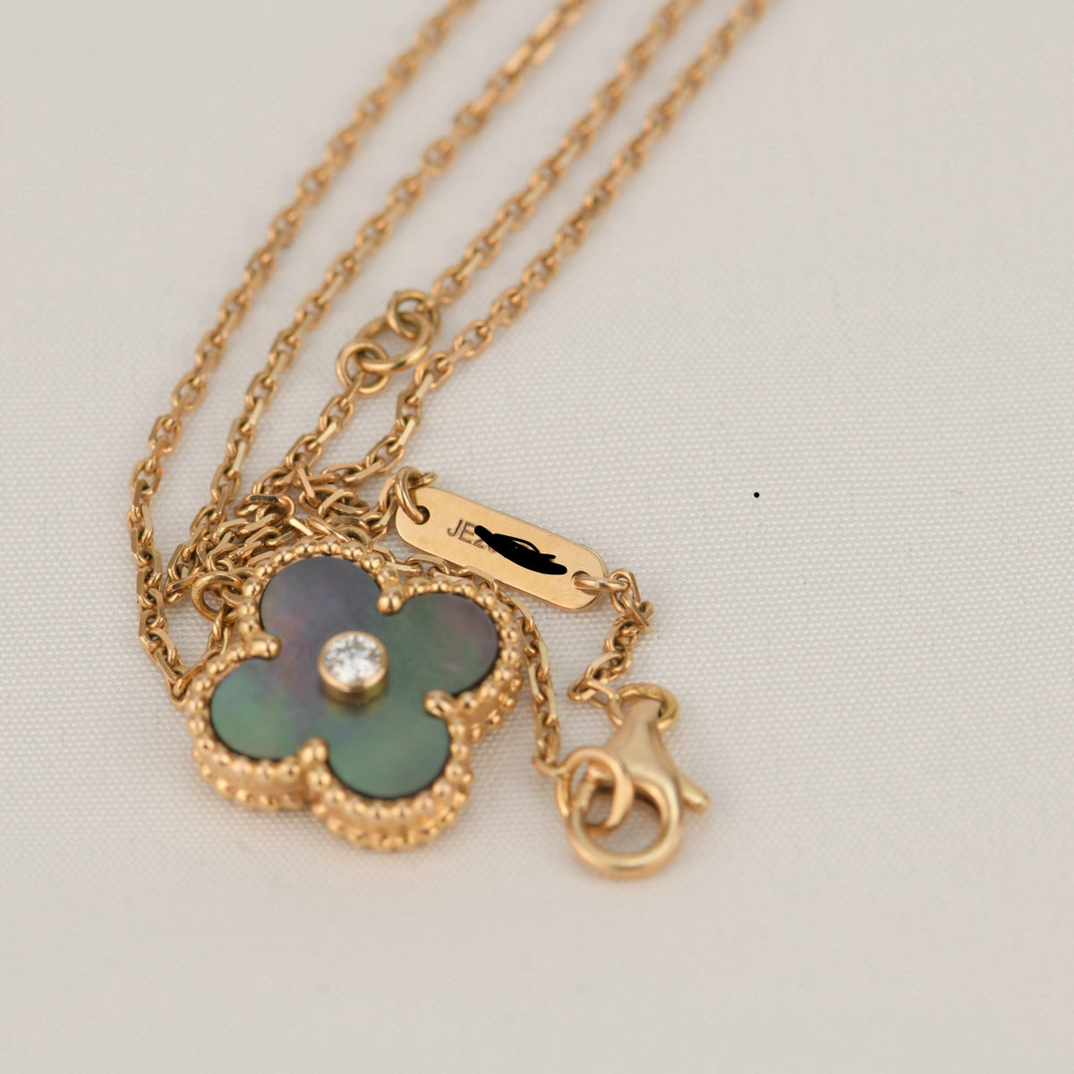 [Resenly Jewelry] クローバー 15mm ダイヤモンド＆グレーマザーオブパール ネックレス