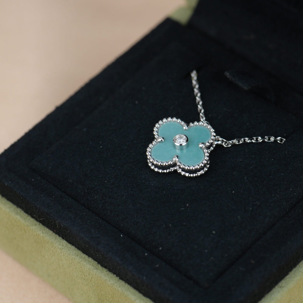 [Resenly Jewelry] クローバー 15MM ダイヤモンド SVRES ポーセリン ネックレス シルバー