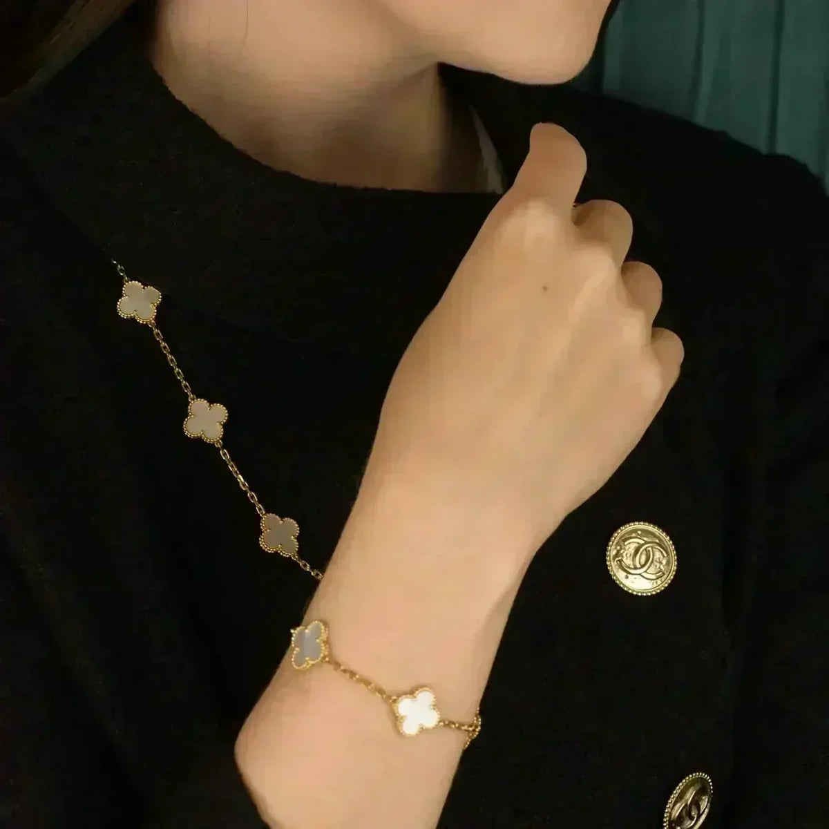 [Resenly Jewelry]CLOVER WHITE PEARL MOP 5 MOTIF BRACELET COLLECTION