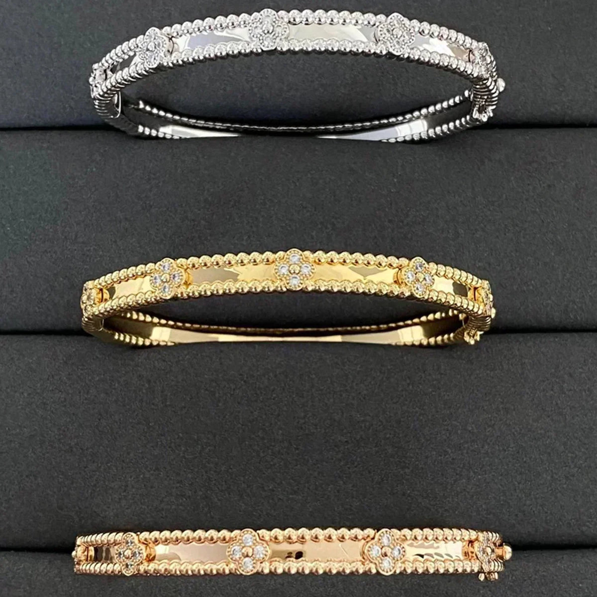 {
  "Resenly Jewelry": "Resenly Jewelry",
  "CLOVER BRACELET 4MM DIAMONDS": "クローバーブレスレット 4MMダイヤモンド"
}