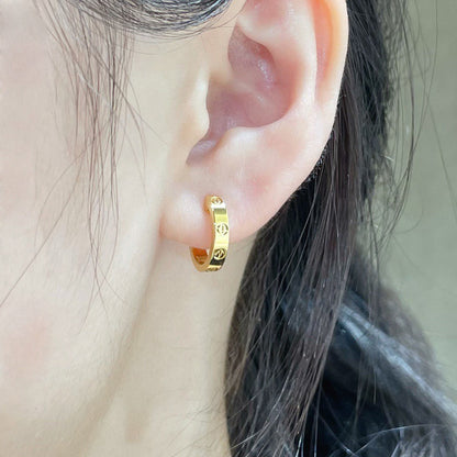 {
  "Resenly Jewelry": "Resenly Jewelry",
  "LOVE EARRINGS 2.65 MM NO DIAMOND SMALL": "LOVE イヤリング 2.65 MM ダイヤモンドなし スモール"
}