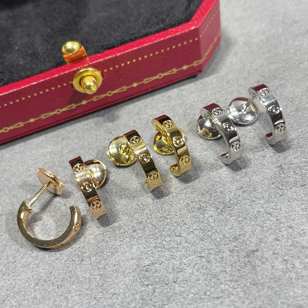 {
  "Resenly Jewelry": "Resenly Jewelry",
  "LOVE EARRINGS 2.65 MM NO DIAMOND SMALL": "LOVE イヤリング 2.65 MM ダイヤモンドなし スモール"
}