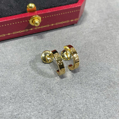 {
  "Resenly Jewelry": "Resenly Jewelry",
  "LOVE EARRINGS 2.65 MM NO DIAMOND SMALL": "LOVE イヤリング 2.65 MM ダイヤモンドなし スモール"
}