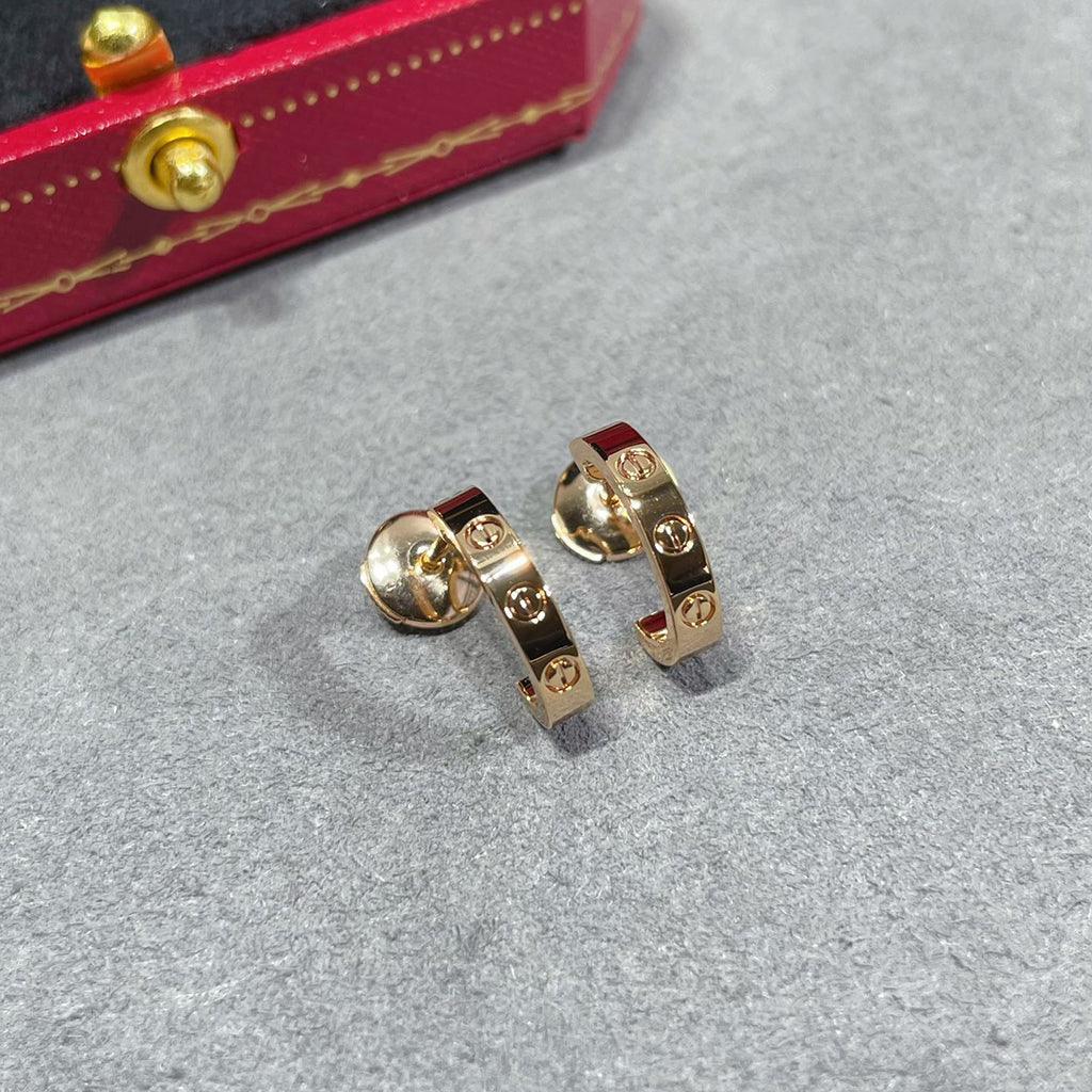 {
  "Resenly Jewelry": "Resenly Jewelry",
  "LOVE EARRINGS 2.65 MM NO DIAMOND SMALL": "LOVE イヤリング 2.65 MM ダイヤモンドなし スモール"
}