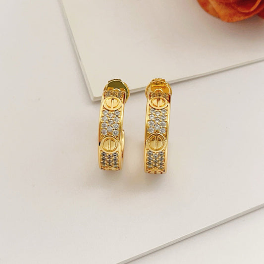 [Resenly Jewelry]LOVE 5.5MM ダイヤモンドパヴェピアス