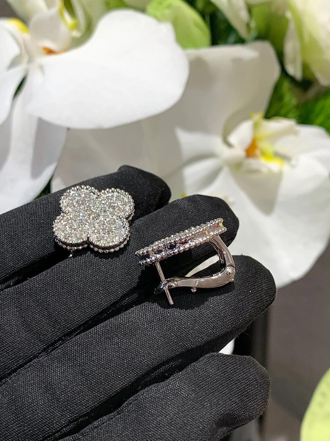 [Resenly Jewelry]CLOVER 20MM MOTIFS DIAMOND STUD EARRINGS SILVER