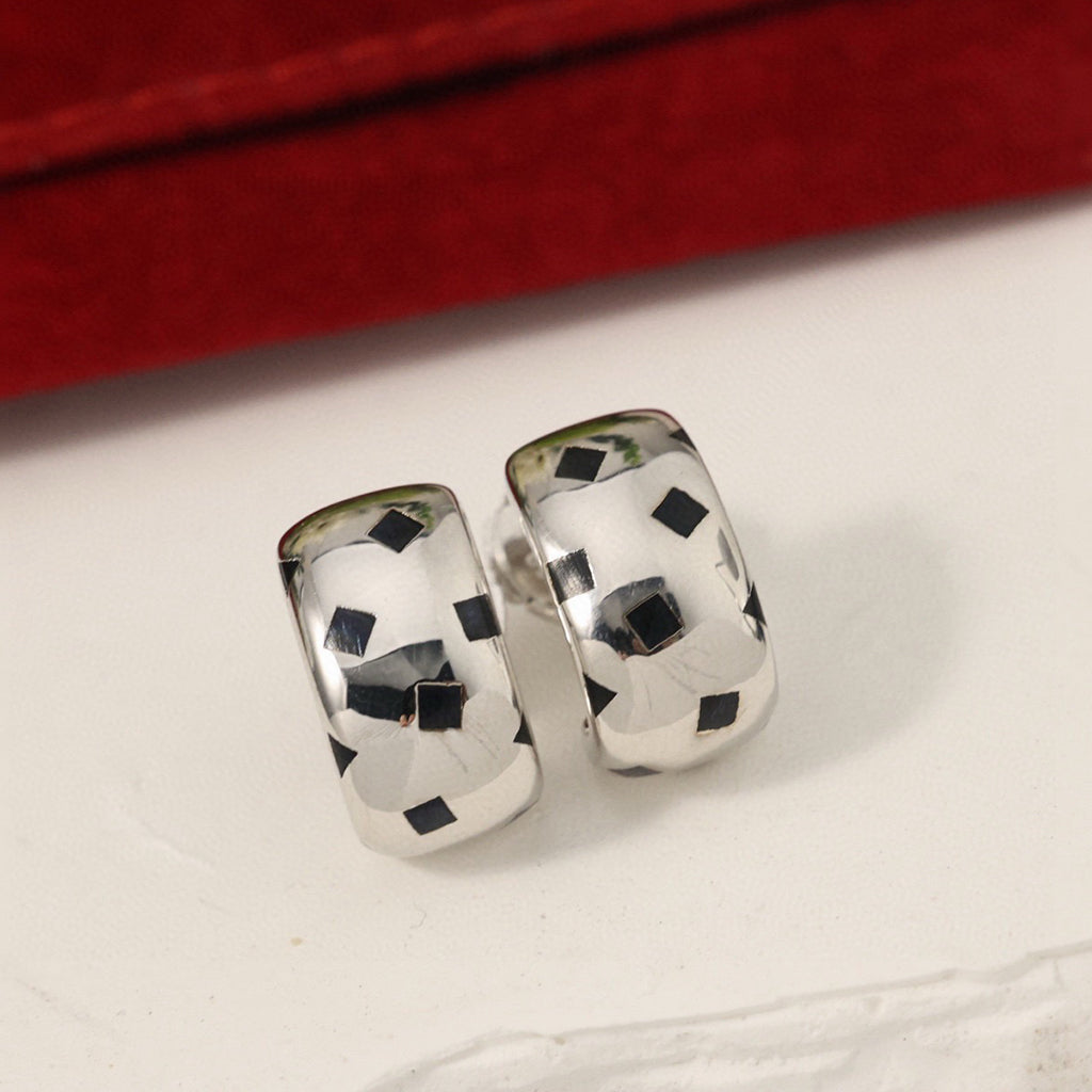 {"[Resenly Jewelry]PANTHERE MINI EARRINGS": "[Resenly Jewelry] パンテール ミニ イヤリング"}