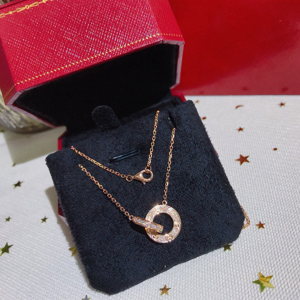 {
  "Resenly Jewelry": "Resenly Jewelry",
  "LOVE FULL DIAMOND PENDANT NECKLACE": "LOVE フルダイヤモンド ペンダントネックレス"
}