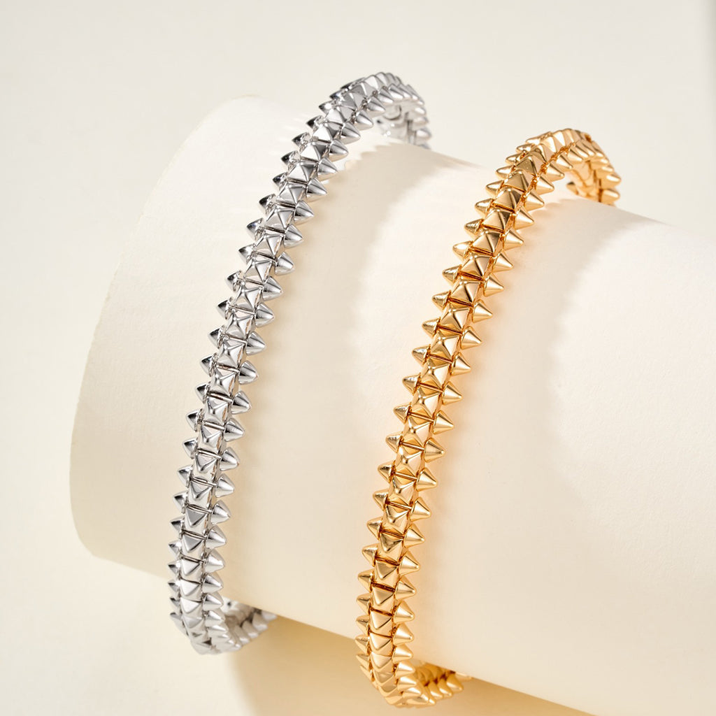 {
"Resenly Jewelry": "リゼンリー・ジュエリー",
"CLASH BRACELET MEDIUM 8MM": "クラッシュ・ブレスレット ミディアム 8mm"
}