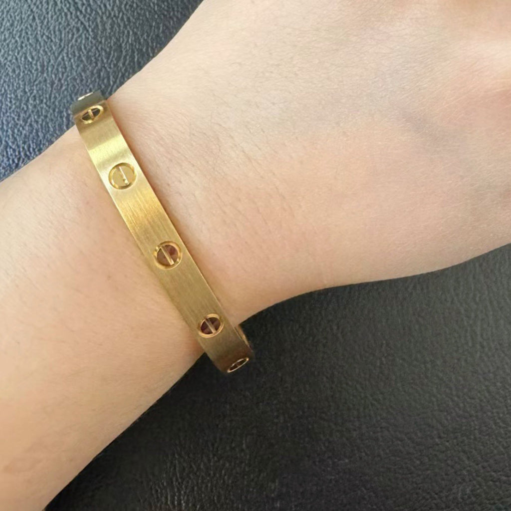 {"[Resenly Jewelry]LOVE BRACELET 6.1MM BRUSHED": "[Resenly Jewelry] ラブブレスレット 6.1mm ブラッシュド"}