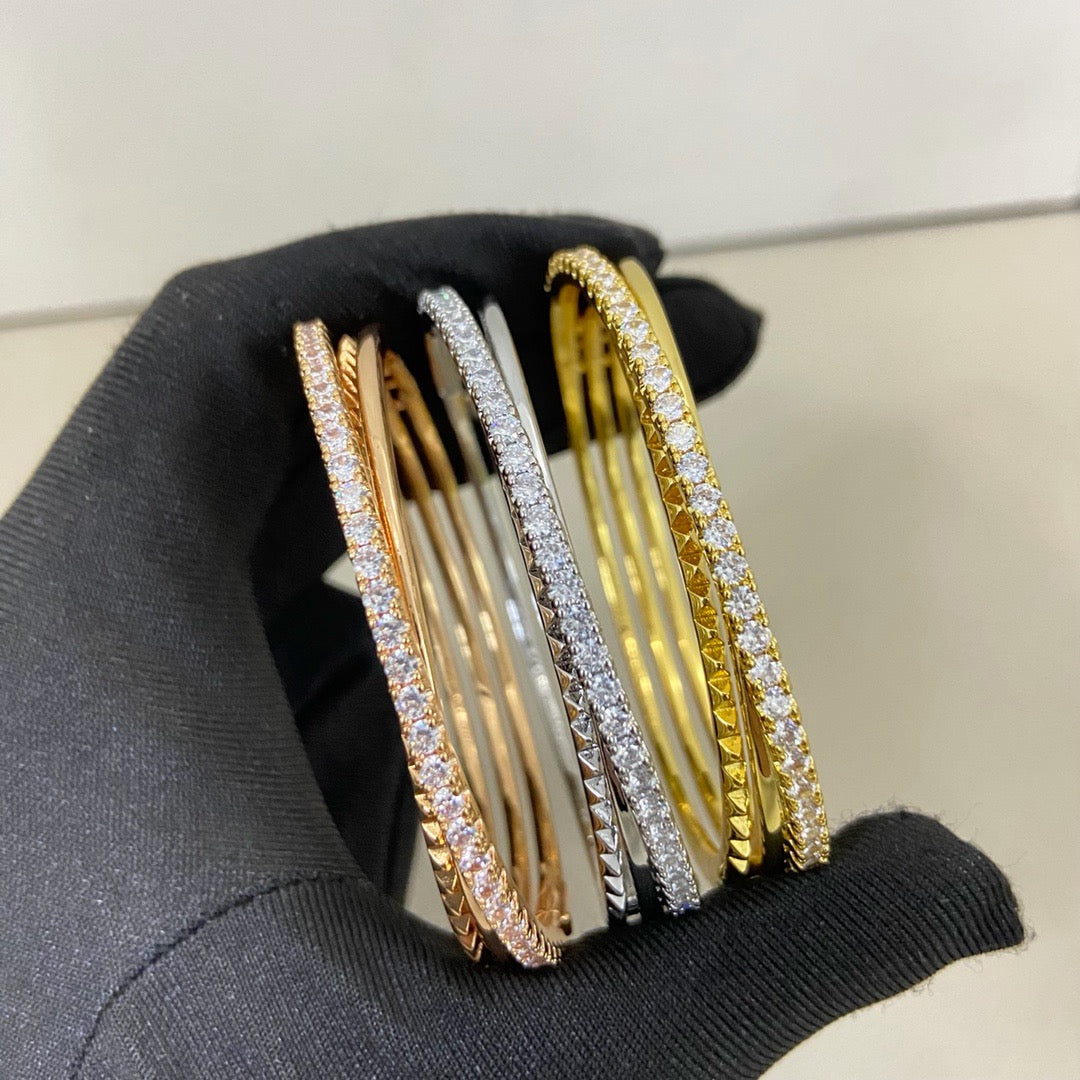 {
  "Resenly Jewelry": "レゼンリー・ジュエリー",
  "ETINCELLE HALF-PAVED DIAMOND BRACELET": "エタンセル ハーフパヴェ ダイヤモンド ブレスレット"
}