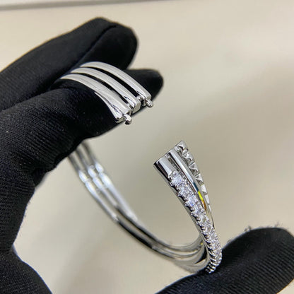 {
  "Resenly Jewelry": "レゼンリー・ジュエリー",
  "ETINCELLE HALF-PAVED DIAMOND BRACELET": "エタンセル ハーフパヴェ ダイヤモンド ブレスレット"
}