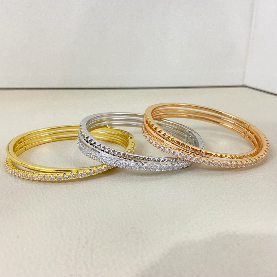 {
  "Resenly Jewelry": "レゼンリー・ジュエリー",
  "ETINCELLE HALF-PAVED DIAMOND BRACELET": "エタンセル ハーフパヴェ ダイヤモンド ブレスレット"
}