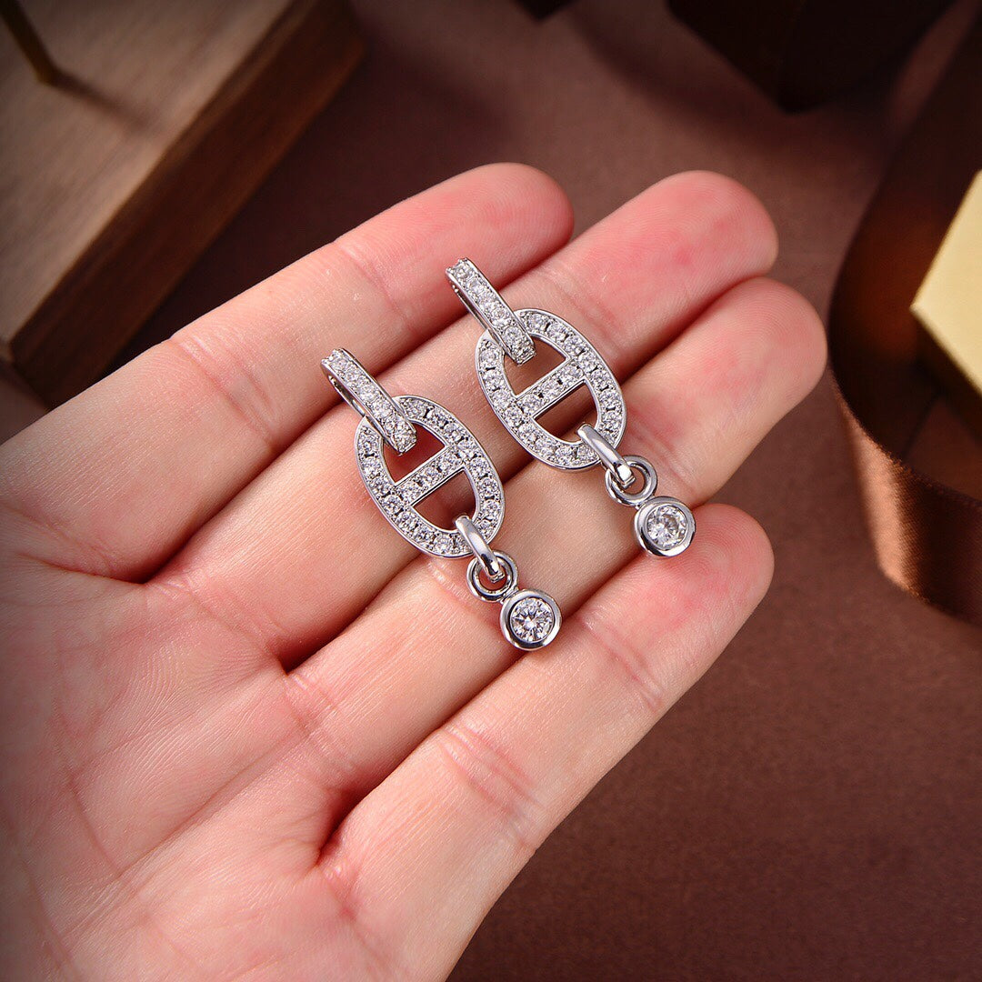{
  "Resenly Jewelry": "Resenly Jewelry",
  "HM CHAINE DIAMOND EARRINGS": "HM シェーヌ ダイヤモンド ピアス"
}