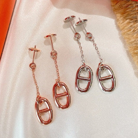 {
  "Resenly Jewelry": "Resenly Jewelry",
  "CHAINE TASSEL EARRINGS": "チェーンタッセルピアス"
}