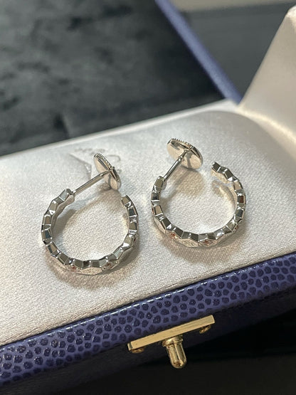 [Resenly Jewelry] 透かし彫り 四つ葉のクローバー フラワー型リング