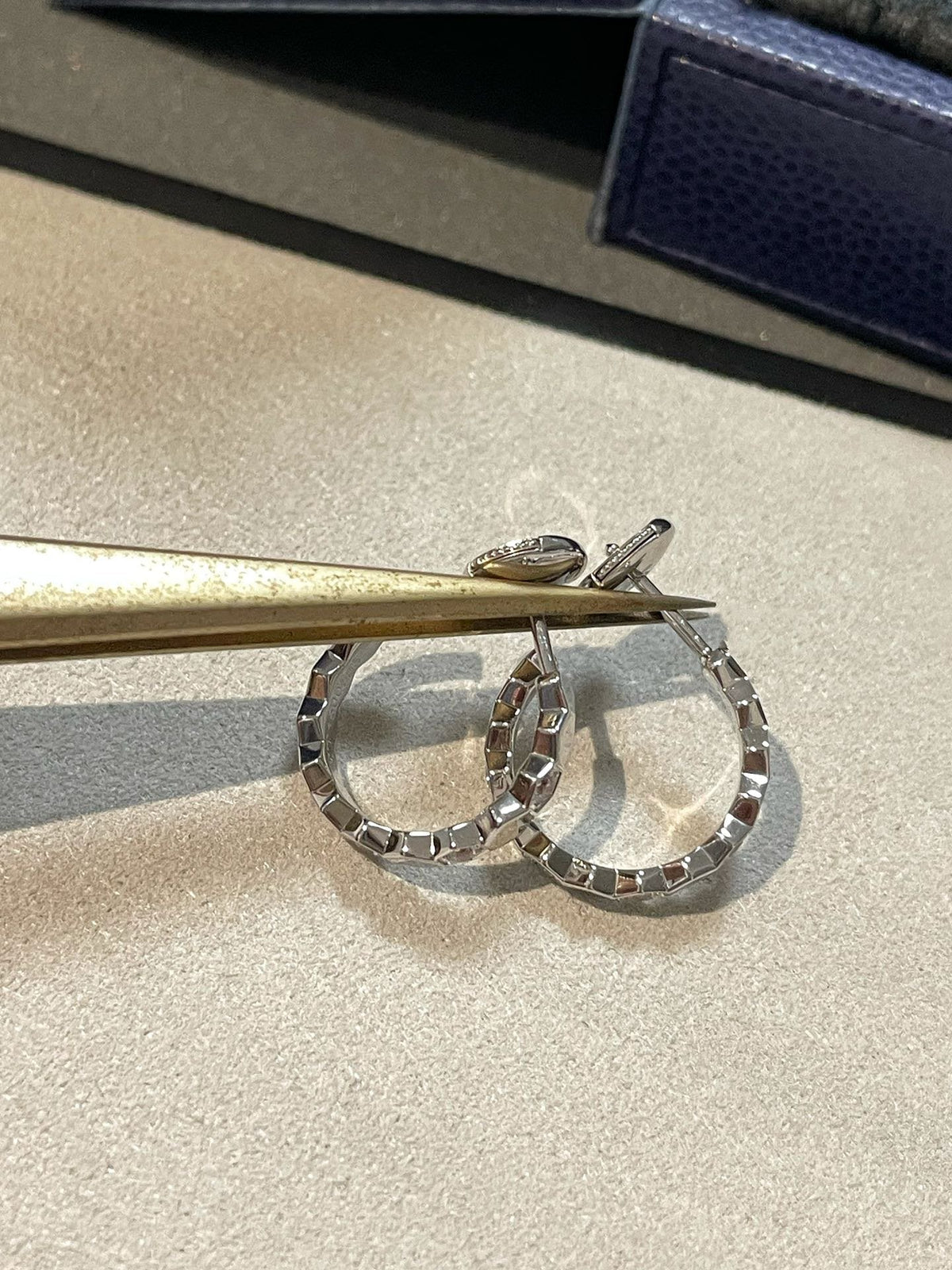[Resenly Jewelry] 透かし彫り 四つ葉のクローバー フラワー型リング