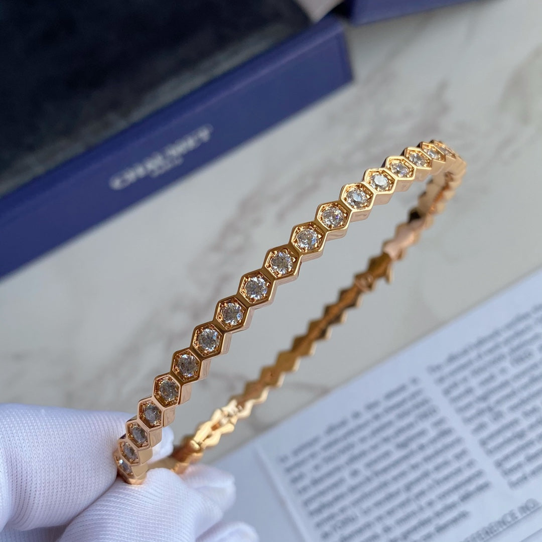 {
  "Resenly Jewelry": "Resenly Jewelry",
  "BEE LOVE GOLD BRACELET FULL DIAMOND": "BEE LOVE ゴールドブレスレット フルダイヤモンド"
}