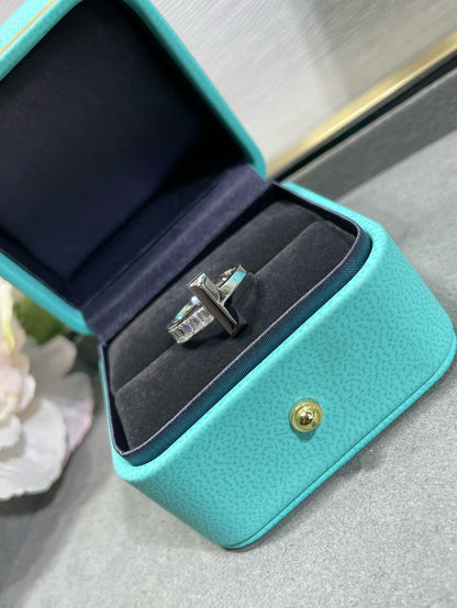 {
  "Resenly Jewelry": "Resenly Jewelry",
  "T1 WIDE 4.5MM DIAMOND RING": "T1 ワイド 4.5MM ダイヤモンドリング"
}
