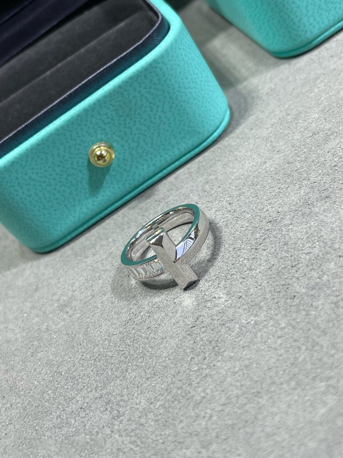 {
  "Resenly Jewelry": "Resenly Jewelry",
  "T1 WIDE 4.5MM DIAMOND RING": "T1 ワイド 4.5MM ダイヤモンドリング"
}