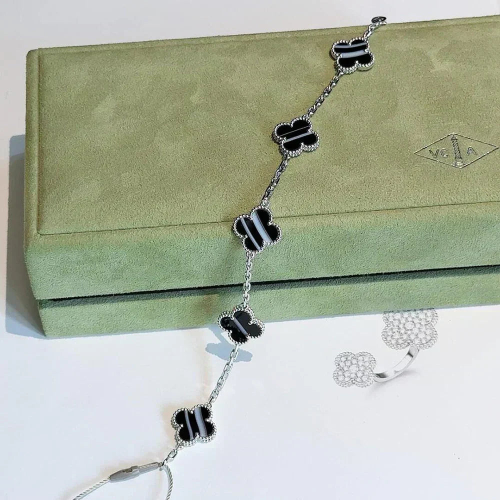 {
"[Resenly Jewelry] CLOVER 5 MOTIF PULSAR STONE BRACELET COLLECTION": "[Resenly Jewelry] クローバー 5モチーフ パルサーストーン ブレスレットコレクション"
}