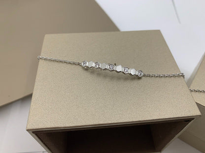 {
  "Resenly Jewelry": "Resenly Jewelry",
  "BEE LOVE BRACELET DIAMOND": "BEE LOVE ダイヤモンドブレスレット"
}