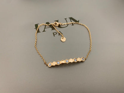 {
  "Resenly Jewelry": "Resenly Jewelry",
  "BEE LOVE BRACELET DIAMOND": "BEE LOVE ダイヤモンドブレスレット"
}