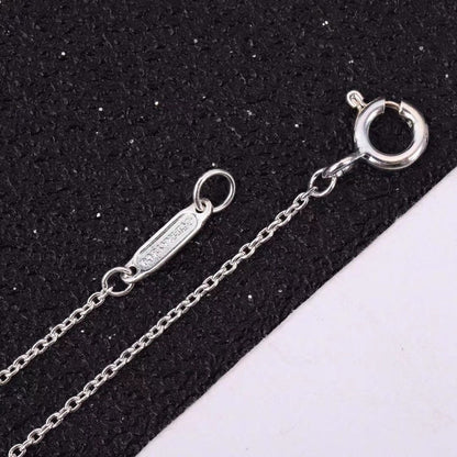 [Resenly Jewelry] モアサナイトストーン クロスペンダントネックレス 合成ダイヤモンド クロスチョーカー